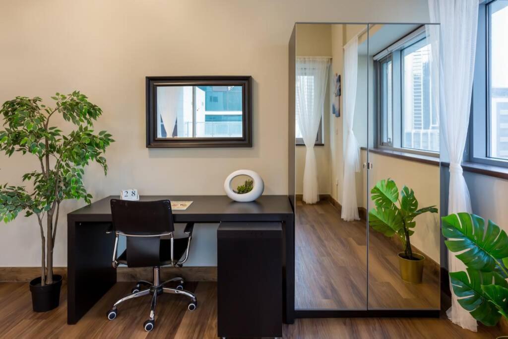 Higuests - Roomy Apt With Infinity Pool Close To Burj Khalifa دبي المظهر الخارجي الصورة