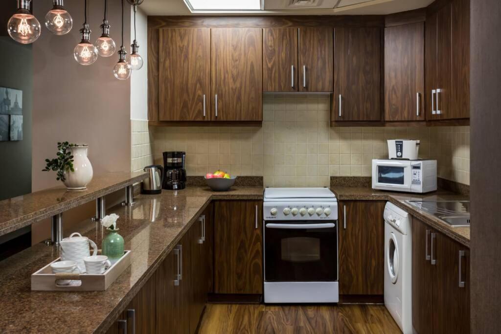 Higuests - Roomy Apt With Infinity Pool Close To Burj Khalifa دبي المظهر الخارجي الصورة